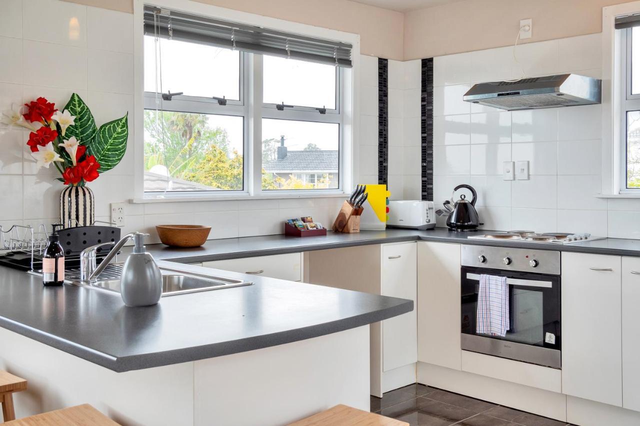 Fabulous Three Bedroom Home In Pakuranga Окленд Екстер'єр фото